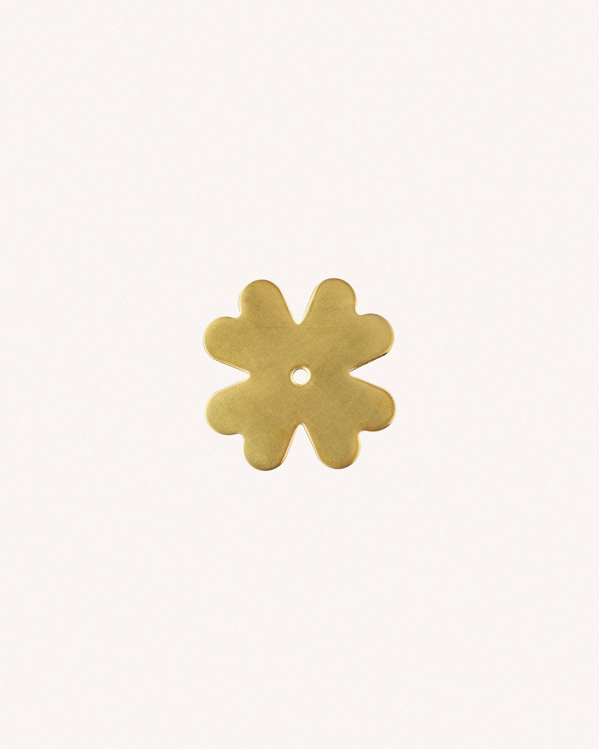 Clover Backplate, Aged Brass