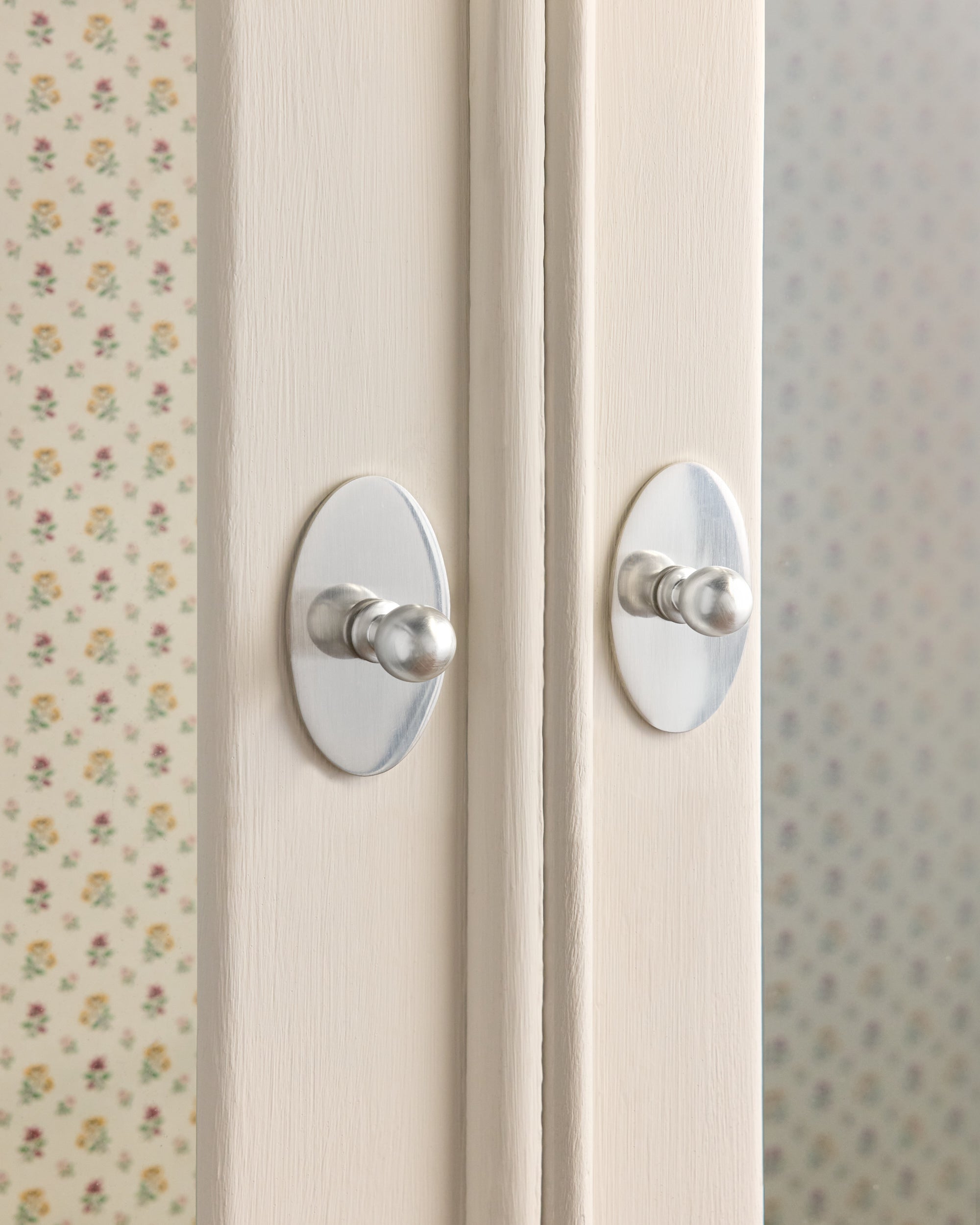 Oval Backplate, Brushed Nickel