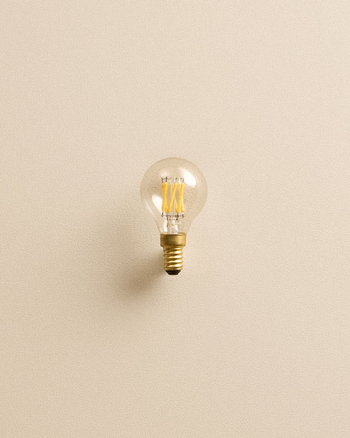 E14 Golfball Bulb UK/EU