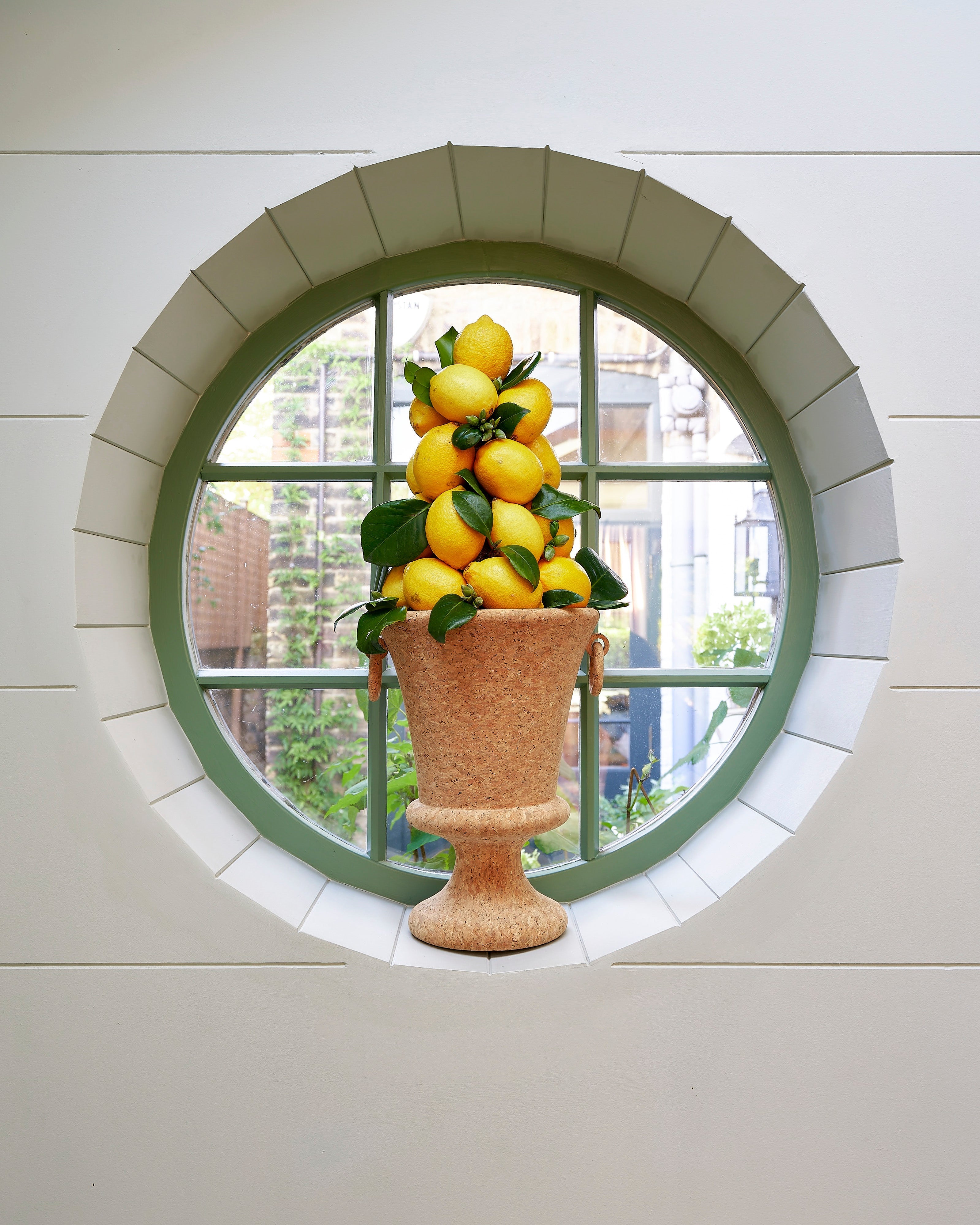 How to Build a Lemon Pyramid