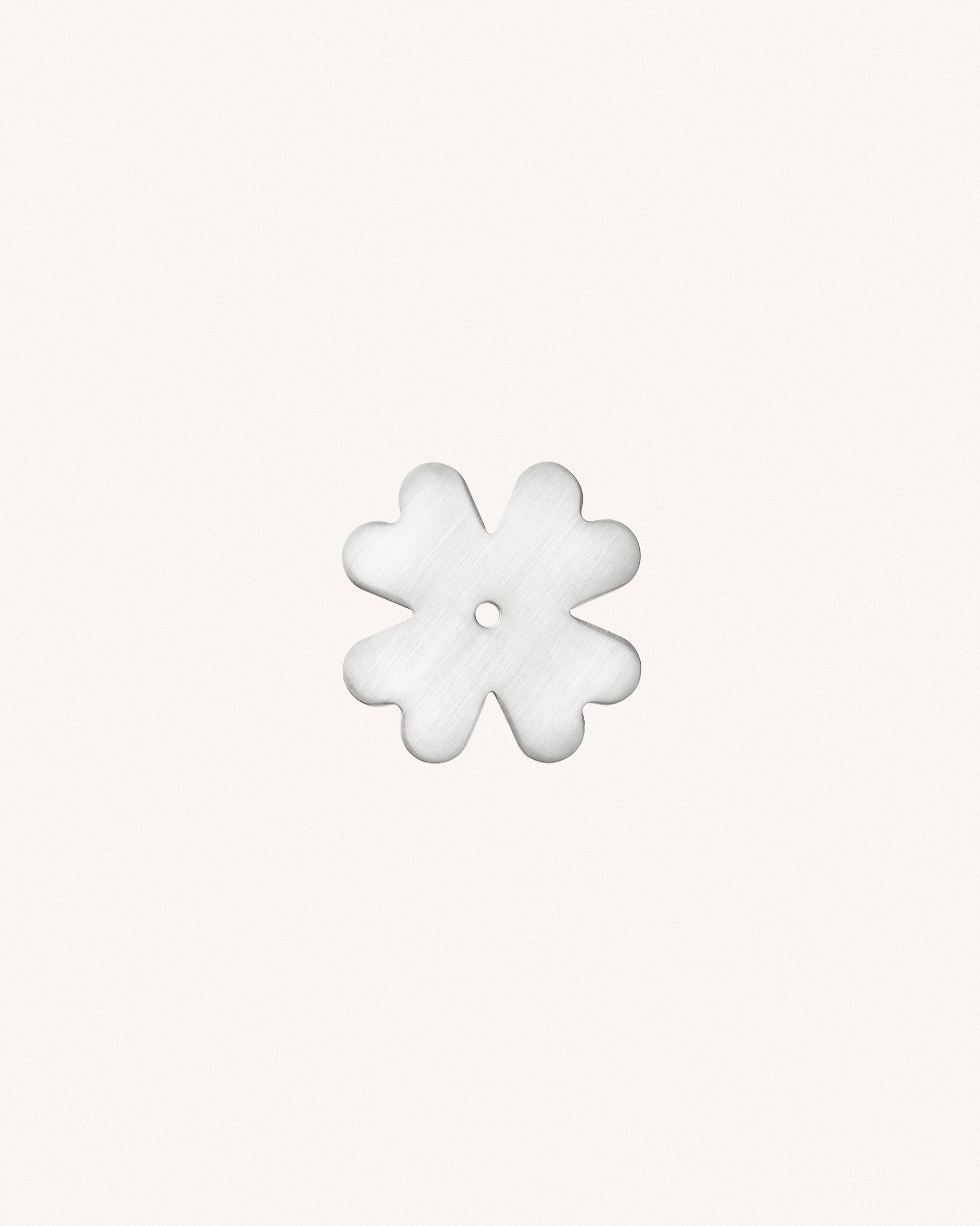 Clover Backplate, Brushed Nickel