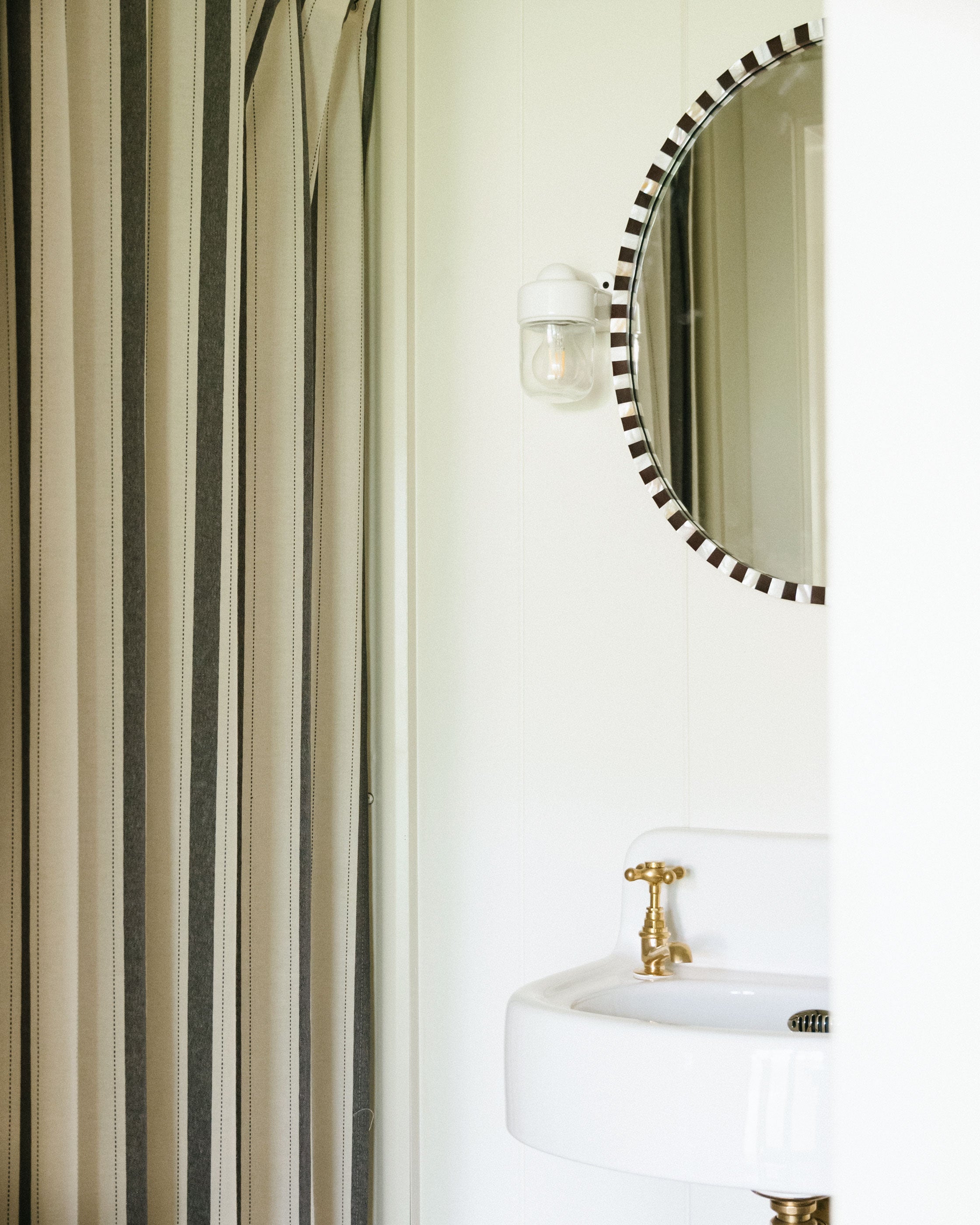 Pearl Oval Mirror, Chocolate